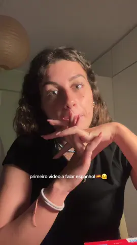 A vergonhaaaa. Gostavam que fizesse algum conteudo só a falar espanhol?  #espanhol #fy #tiktok 