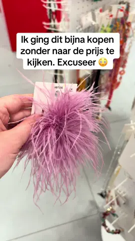 Wist niet dat veren zo duur zijn tegenwoordig 🙃 #vj #voorjou #veritas #realfeathers 