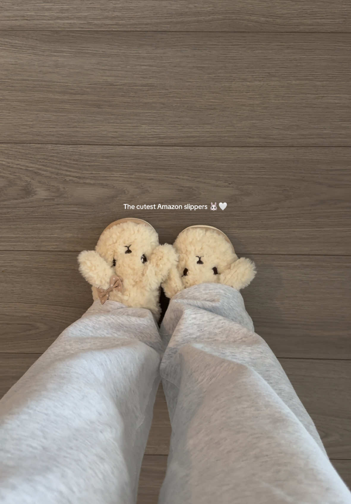 Amazon takes all my money when it comes to cute house slippers 🤍 #amazonfinds#amazonmusthaves#houseslippers#amazonslippers#amazonvirtualtryon 