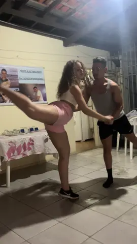 fiquem com um trechinho do ensaio de “mil anos de amor” 🥹💛