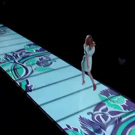 Ubermodel 👑 #frejabehaerichsen for #versace S/S 2008 #SuperModel #model #fashion #modeling #catwalk #Runway #horsewalk #fashiontiktok #runwaywalk #fyp #fy #viral 