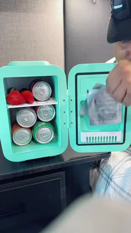 Por tiempo limitado! 😍 Clienta o Enfría y además tiene descuento para que aproveches! #minirefrigrator #minifridge #refri #refrigerator #rvsbyarturo #fridge 