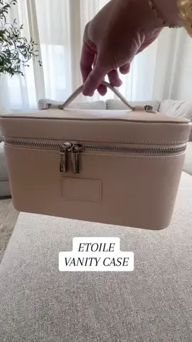 The Etoile Regular Size Vanity Case in the color Beige @ETOILE US #etoile #etoilecollective #makeupbag #vanitybag #unboxing 