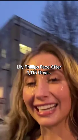 Which side are you on? #lilyphillips 