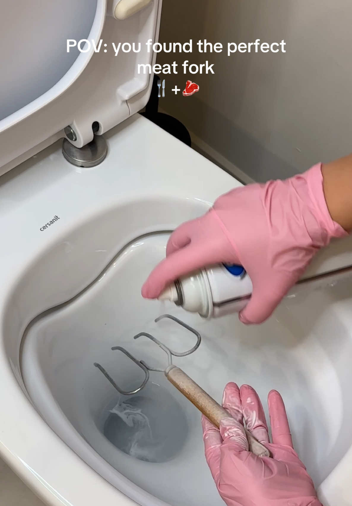 My sink broke and I had to wash my fork in the toilet 😱😱 #CleanTok #asmrcleaning #thriftstore #washing 