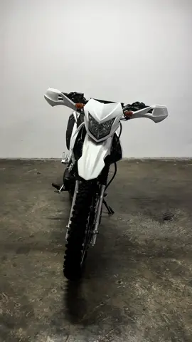 Primeras modificaciones, muevos retrovisores y asiento custom #motos #venezuela #lechuza #haoyahaojin #fyp 