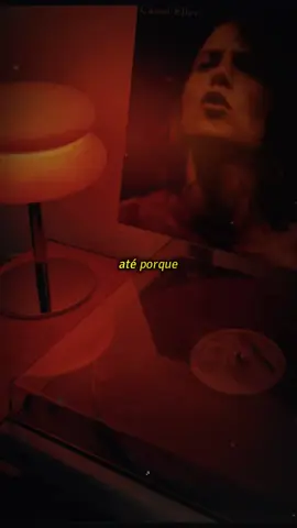 Mudaram as estações… mas nada mudou. 🎶 Cássia Eller — Por Enquanto 🎞️ Uma imagem. Uma canção. Um sentimento. 🎶 A música brasileira traduz o que a gente sente sem dizer. 🧷 Salva, compartilha e segue pra sentir junto. 🖋️ por @aquela.vibee #cassiaeller #porenquanto #anos90 #RetroVibes #nostalgia #musicabrasileira #letrademusica #mpb #mpbbrasil #CapCut 