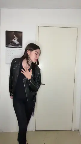 No disguise, just desire 🔥 #youretheonethatiwant #johntravolta #olivianewtonjohn #grease #70smusic 