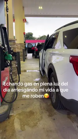 Apoco serían capaz!? 🥹😉🫣 #fyp #Lifestyle #florida #gasstation 