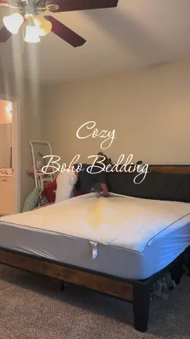 I have a Queen, it is so perfect! #fyp #hotelbedding #bohobedding #bedsure #bedsurebedding #cozycomforter #comforterset #tiktokshopfinds #tiktokshop 