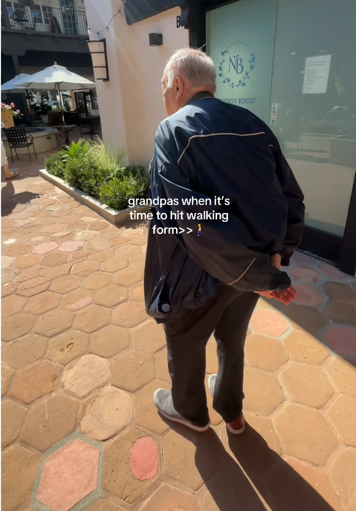 LOVEEEE when he hits the hand clasped behind the back 🫱🏼‍🫲🏽 he’s soooo Carl from UP I cry #grandpa #grandpasoftiktok #oldpeople #family 