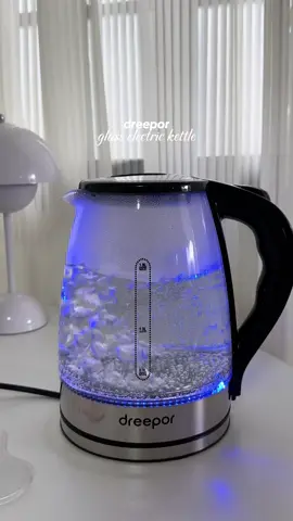 found the perfect glass eletric kettle from @Dreepor 🤍 very minimalist and aesthetic ✨ #dreepor #eletrickettle #electrickettleheater #kitchenfinds #homefinds 