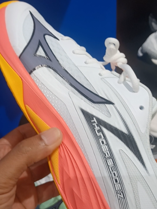 ของแท้ MIZUNO THUNDER BLADE Z เบา นุ่ม มั่นคง ยึดเกาะได้ดี #รองเท้าวอลเลย์บอล #MIZUNO #tiktokshopครีเอเตอร์ #indoorsportitem 
