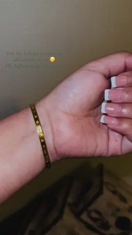 I LOVE HERRR 😍 #business #SmallBusiness #rgv #956 #follow #like #foryoupage #comment #purses #fashion #956rgv #missiontx #girltiktok #LV #louisvuitton #fashiontiktok #bracelets #fashiontiktok #inspo #beauty #fashiontrends 