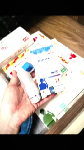 #CapCut ZENSALBU INHALER - KIỂM SOÁT CƠN HEN CẤP TÍNH 💊Thành phần hoạt chất: Salbutamol 100 mcg/liều xịt 🔹Dạng bào chế: Bình xịt định liều (MDI) Quy cách đóng gói: Hộp 1 bình 200 liều xịt Chỉ định: 👉 Giãn phế quản nhanh đối với các trường hợp tắc nghẽn cấp tính. 👉Giảm và phòng ngừa triệu chứng hen phế quản ở mức nhẹ, trung bình và nặng. 👉Phòng ngừa nguy cơ tắc nghẽn đường thở, duy trì tác dụng từ 4-6 giờ. 🌟 Zensalbu Inhaler nổi bật nhờ: ✅ TÁC DỤNG NHANH TRONG 30 GIÂY, nhanh chóng kiểm soát cơn hen cấp, mang lại hiệu quả tức thì. ✅ Thiết kế nhỏ gọn, dễ dàng mang theo mọi lúc, mọi nơi. ✅ Sử dụng đơn giản, tiện lợi, phù hợp cho mọi đối tượng. ✅ Lựa chọn lý tưởng cho bệnh nhân hen #CPC1HN