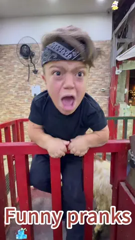 😂😂😂😂😂#funnytiktok #interesting #prank #usa #tiktok #funnyvideos #usa_tiktok #funny 