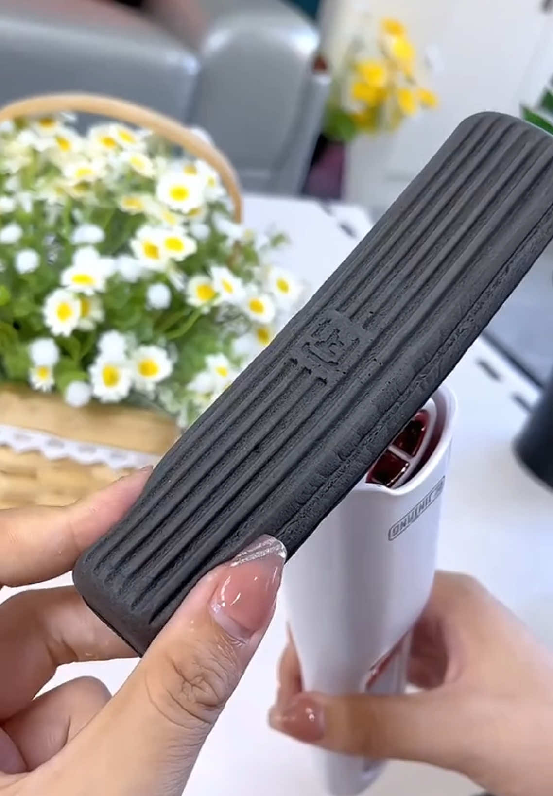 Cây lau thông minh quá, dùng em này dọn dẹp đúng là nhàn hẳn luôn #caylaubanbeptuvat #caylaubanmini #caylaubanthongminh #caylaubep 