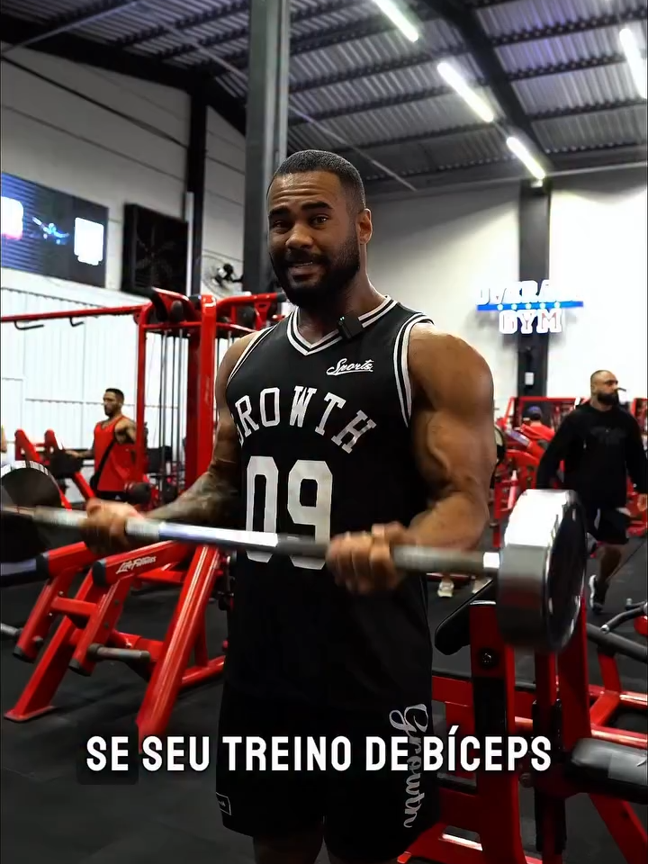 Erro no bíceps ❌ CUIDADO!!!! #TREINO #Fitness #dieta #treinopesado #treinos #academia #academiamotivação #biceps #treinodebiceps #cuidado #lesao #lesaodebiceps #força #negromorfo #atleta #cuidados