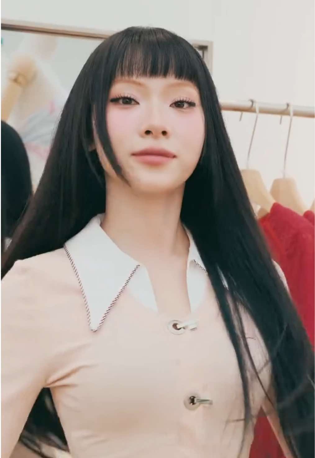 Theo Mỹ Mỹ, lạc bước vào thế giới dịu dàng và tinh tế của Dear José – nơi từng đường kim kể nên câu chuyện đẹp. #DEARJOSE #SUMMER2025 #JOSEGIRLS