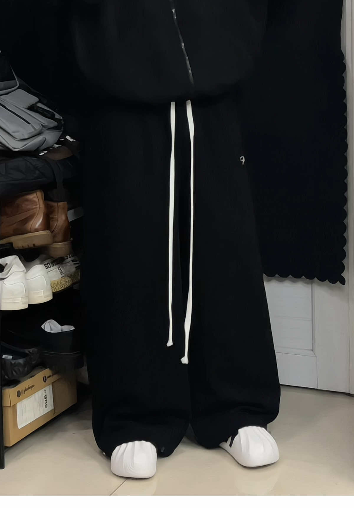 Quần Dài Nỉ Ống Rộng Private Chill #nmhwng1m8 #review #goclamdep #phoidonam #quanongrong #quanni #foryou #fyp #xuhuong #localbrand #empticlub 