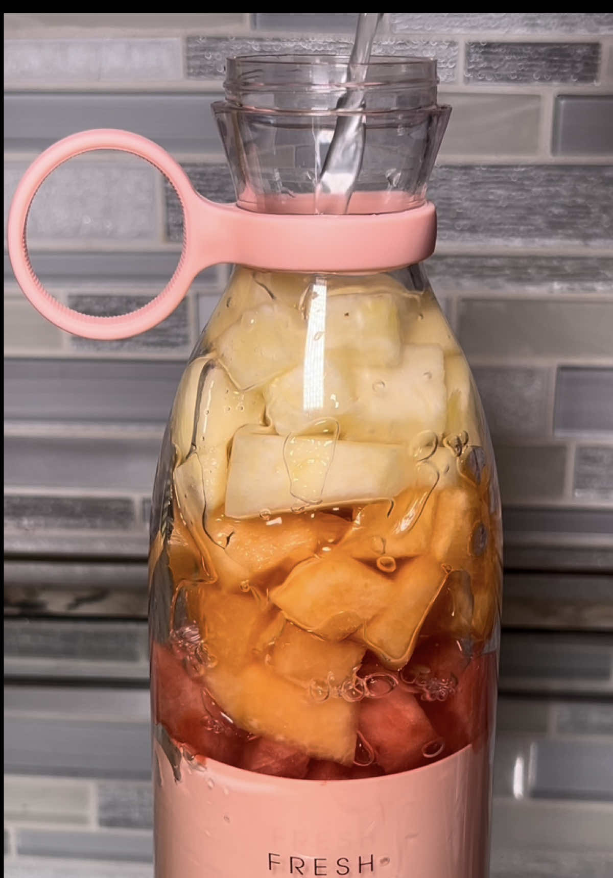 What should we blend next? 🍎 #freshjuice #smoothie #milkshake #portableblender #miniblender #blenderbottle #foryoupage 