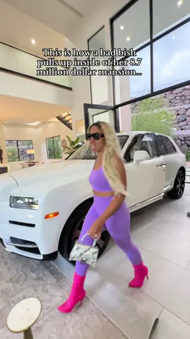 Okay I get It let me think I guess it’s my turn… Turned my living room into a garage 😂🤌🏽🤍  . . #nickiminaj #fyp #brookeashleyhall 