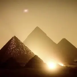 pov: egypt feels like your long lost home 🕌 #spirituality #egypt #pastlives #esoteric #metaphysical #spiritualtiktok #sacredgeometry #pyramids #desert #egyptian 