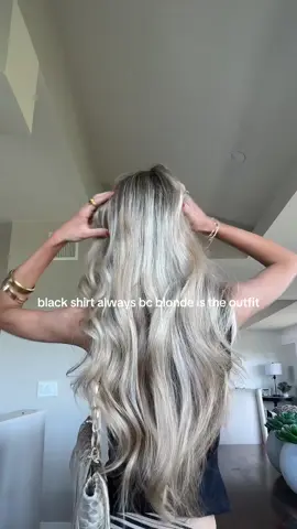 in black tops 99% of the time #blonde #OOTD #fitcheck #allblack 