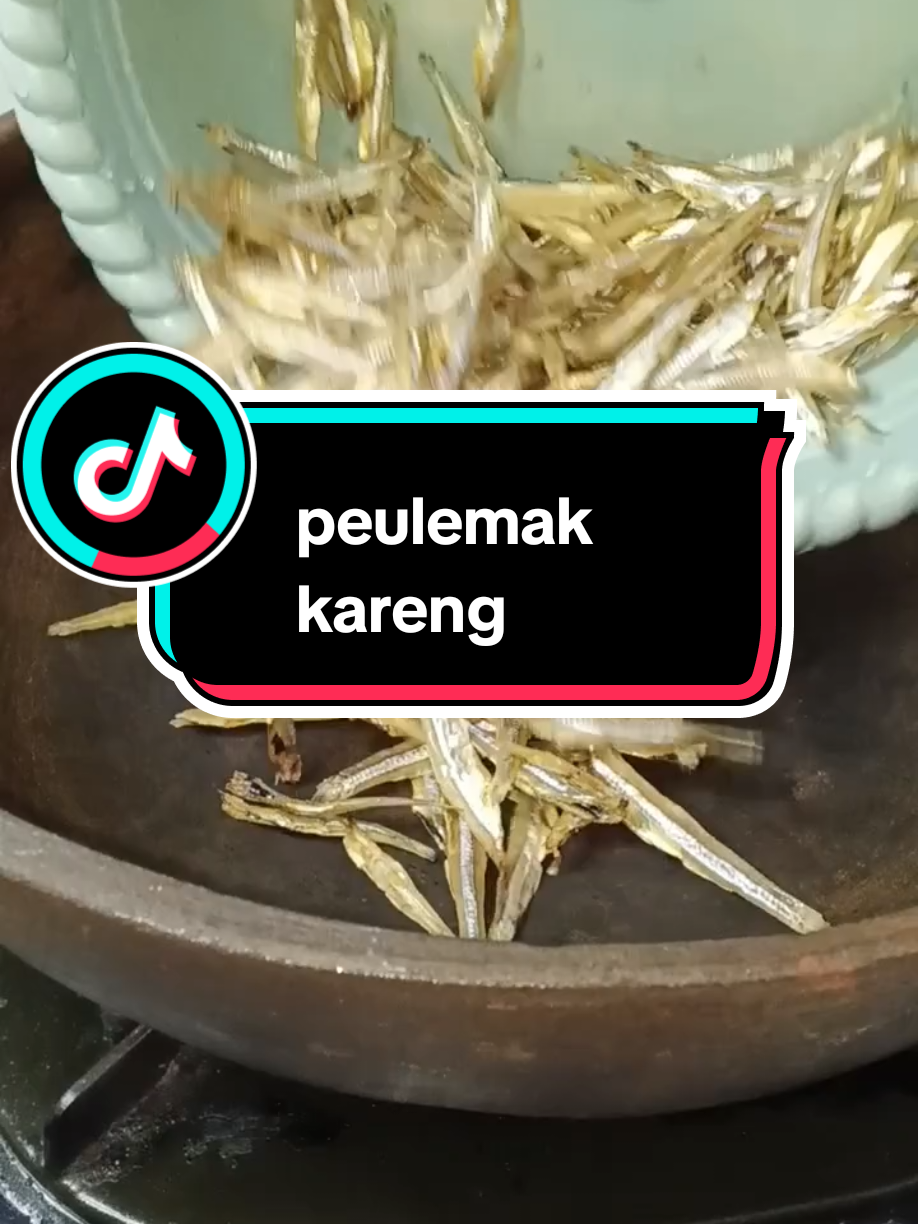 tumon Bu uro Nyoe☺️ sederhana tapi nikmat👍 menyo Jumat beuawai  siap ☺️😁meujan2 Han merempek edit awai😂 #masakansederhana  #masakanAceh  #masyaAllahtabarakkallah  #janganlupabersyukur  #videomasak 