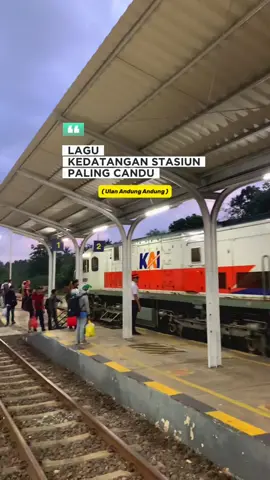 Lagu kedatangan di stasiun paling candu #banyuwangi #banyuwangikota #stasiunbanyuwangikota #lagukedatangankereta #explorebanyuwangi #banyuwangihits #pesonabanyuwangi #wisatabanyuwangi #fyp #fypシ #trip  #CapCut 
