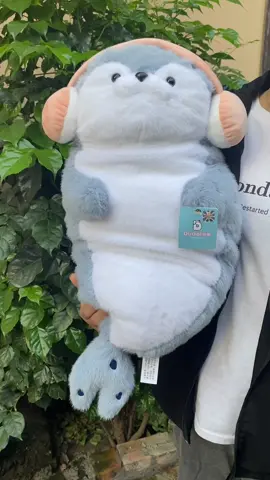 Cuộc đời chill như bé hải cẩu, đeo tai nghe là quên hết muộn sầu 🎧 #gaubong #shopping #nhagaumat #fyp #gautangnguoiyeu 