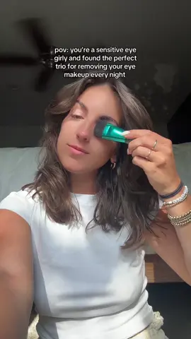 couldn’t be a complete and perfect nightly routine without it !! #eyecaretips #sensitiveeyes #makeupremoval #makeupremover 