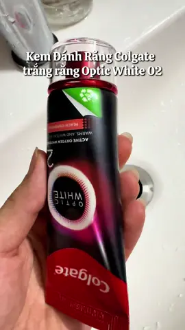 Bộ 2 Kem Đánh Răng Colgate trắng răng Optic White 02 với Oxy Hoạt Tính 85g/ tuýp