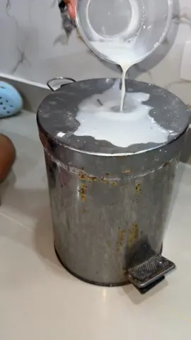 Solo eché un poquito y lo dejo blanquito y radiante 