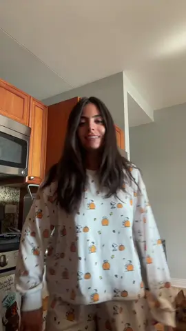 Me on July 4th: 😎☀️👙🍉⛱️ Me on July 5th: 🍂🍁🧦🎃☕️