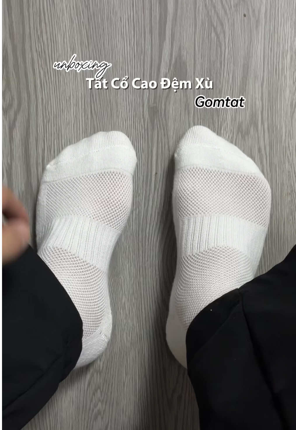 Tất đệm xù này khác biệt thật, đi như có thêm 1 lớp đệm nữa. Êm đét #tatcocao #tatcocaonamnu #tatcotton #gomtat 