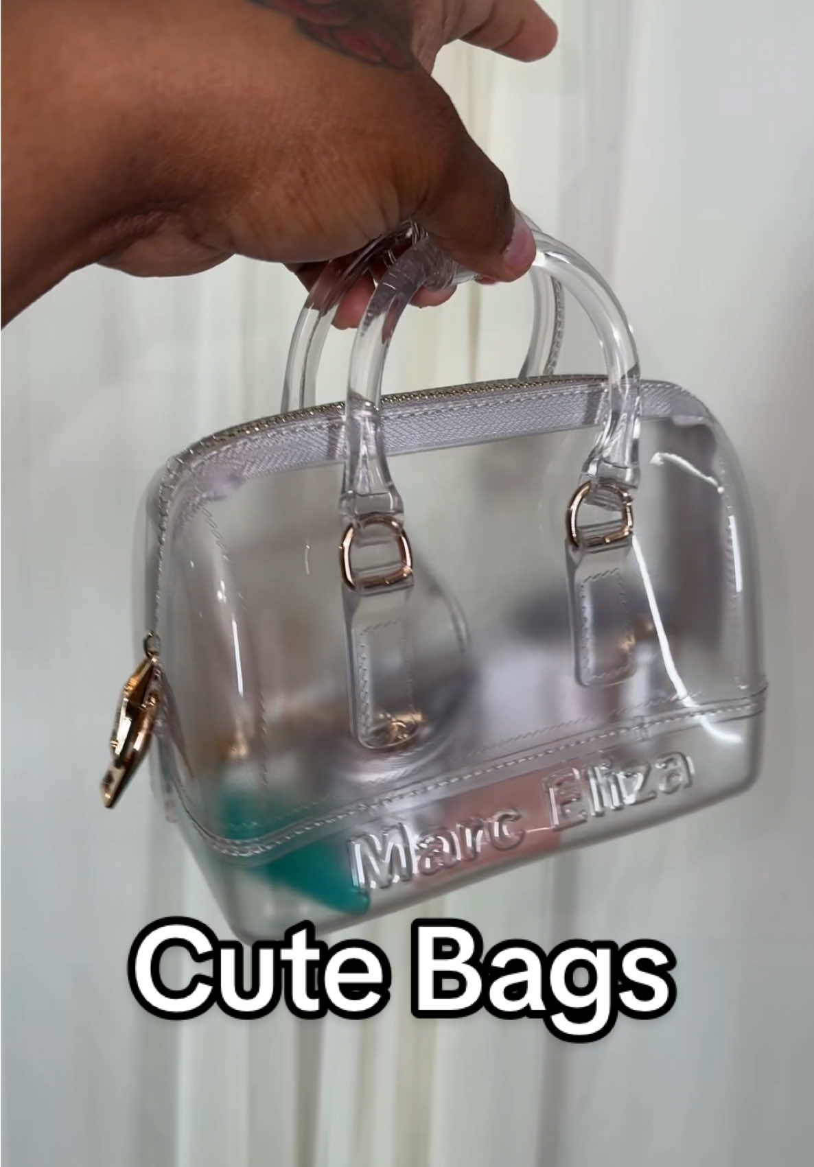 I ways find the cutest bags ✨ #bag #tote 