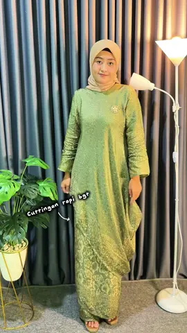 Jatuh cinta sama koleksi by kinnas.id🩷 outfit kondangan ala melayu elegan simple dan nyaman🫶🏻 #batikkondangan #batikmodern #batikwanita #setelanbatik #setelankondangan #batikcouple  #bajukurung #kurungmelayu #kinnasbatik #fyp #fypシ #fypシ゚viral #fypage #fyppppppppppppppppppppppp #vira 