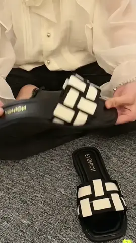 Sandal kecil bergaya Chanel#nice #beautiful 