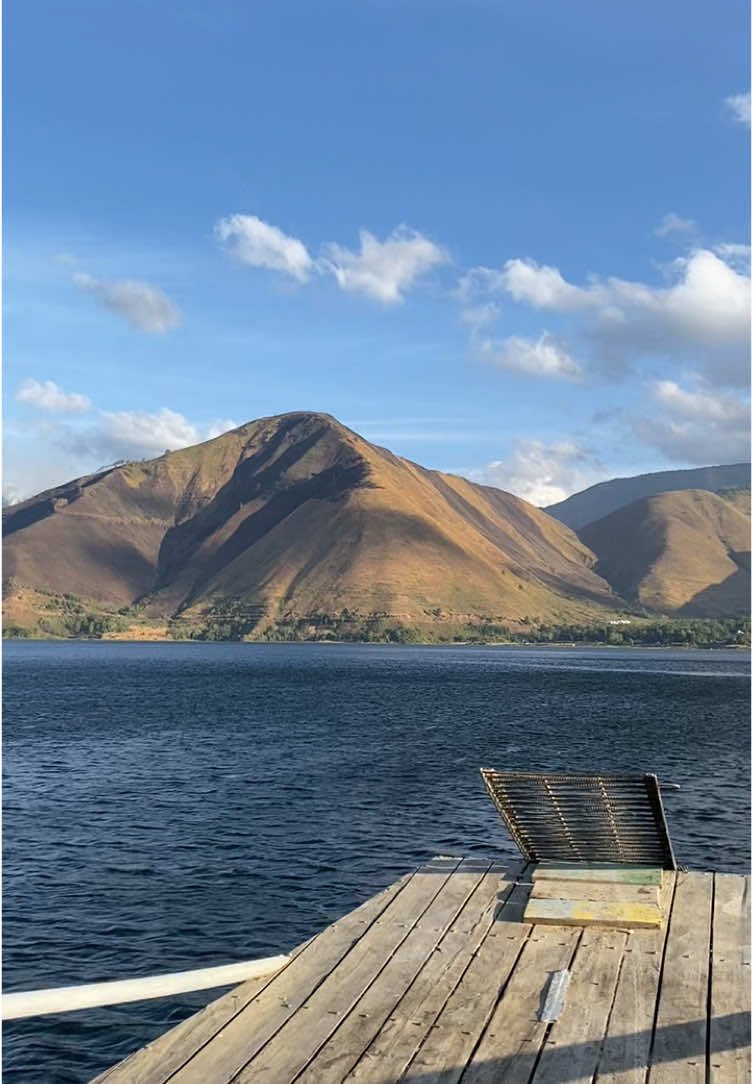 Danau Toba memang secantik ini ya, apalagi pas kemarau seperti ini 🖤