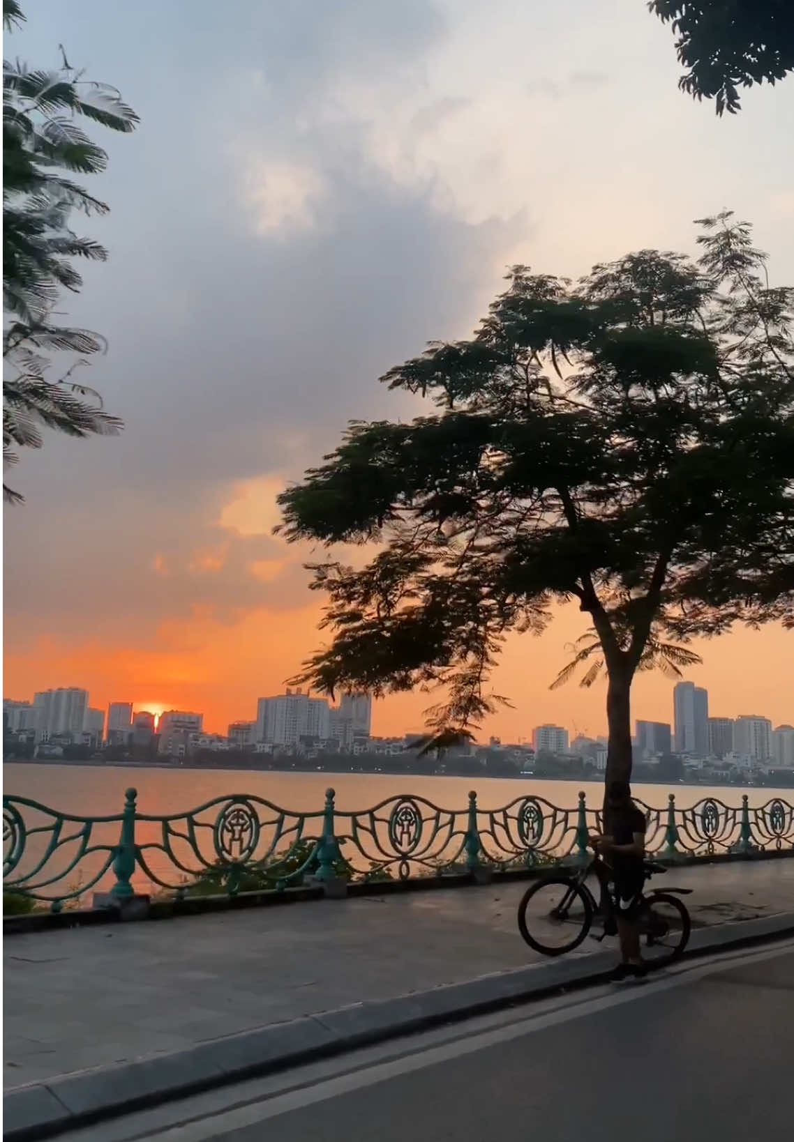 Hoàng Hôn tại Hồ Tei 🌅  #dapxehotay #hotay #hoanghon 