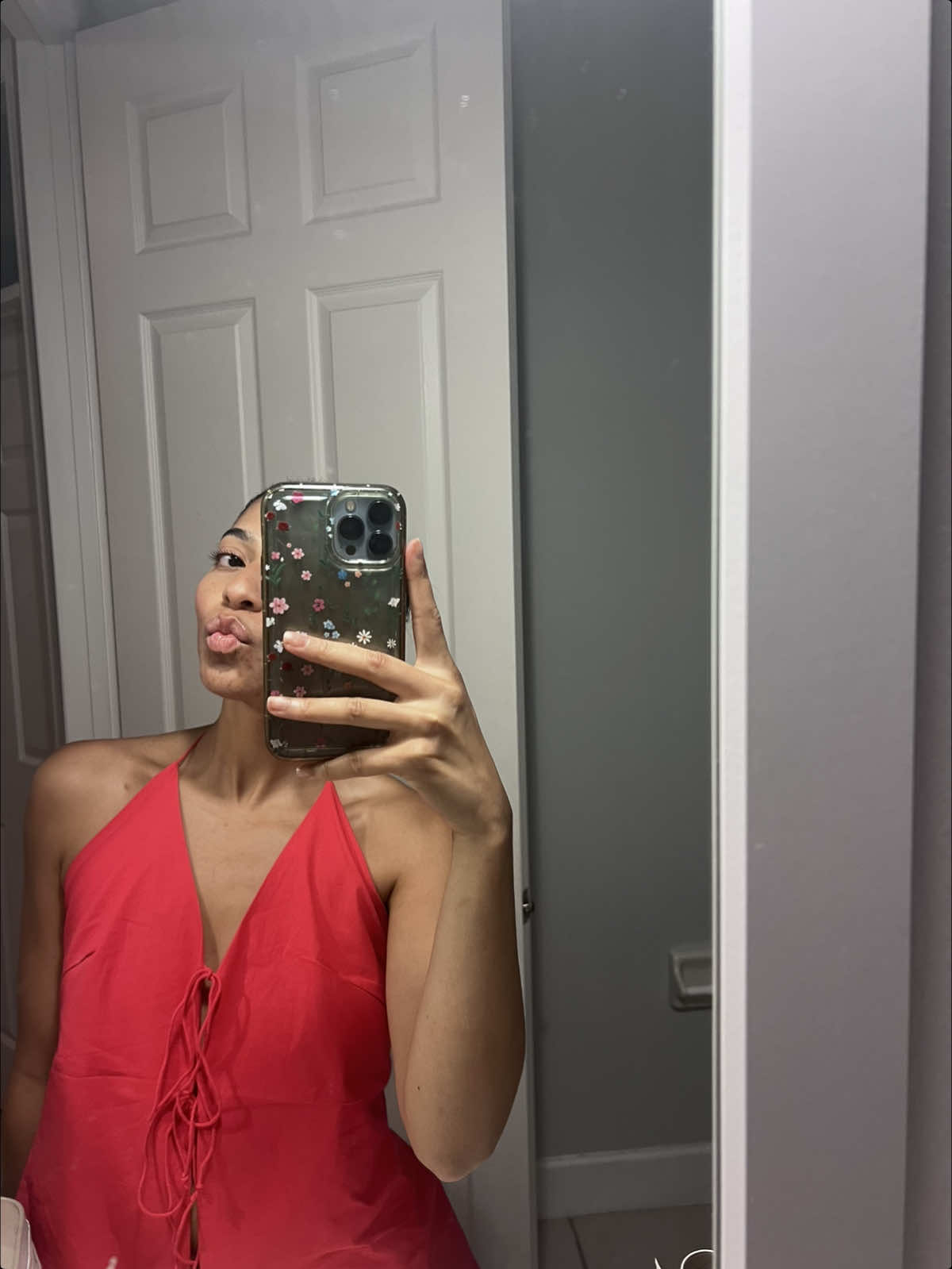 Let’s Talk About Affiliate Marketing 💋 I’m just a SAHM making money from her phone. Beginner friendly of course. Check out my link in bio besties or comment “hi” and I will send you to the link to get it! #sahmsoftiktok #affiliatemarketing #ebooktiktok #beginnerfriendly #multiplestreamsofincome 