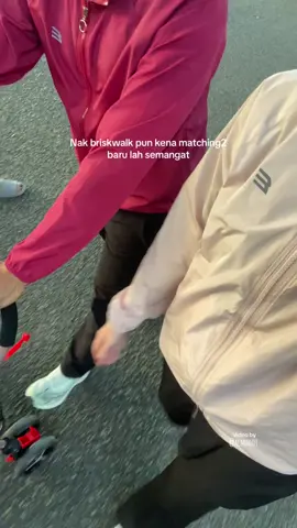 Hihi barulah semangat. Tengok bag kuning ada warna baru 😍 #windbreaker #elgini #elginiwindbreaker #matching 