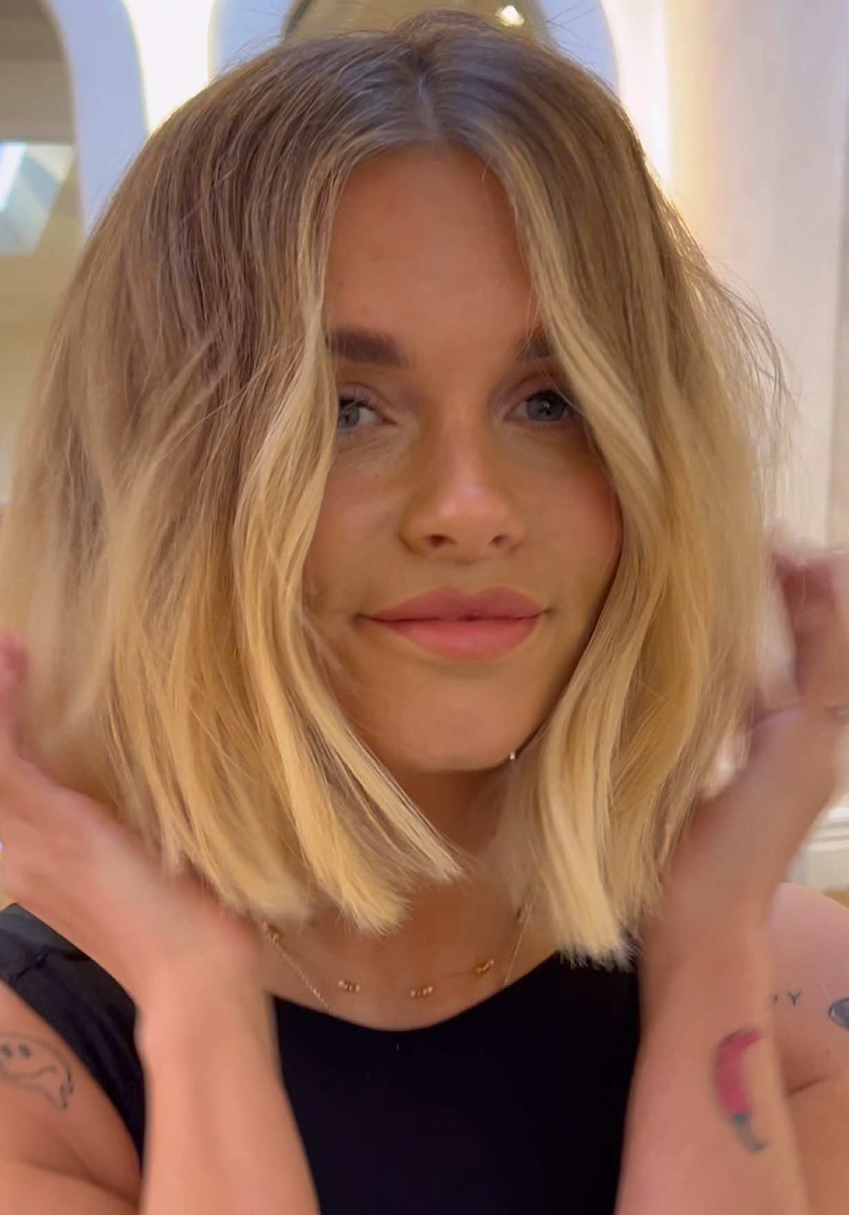 Quick. Easy. Simple. #hairhairtutorial #hairmovement #easyhairhack #bobhair #simplehairstyle 