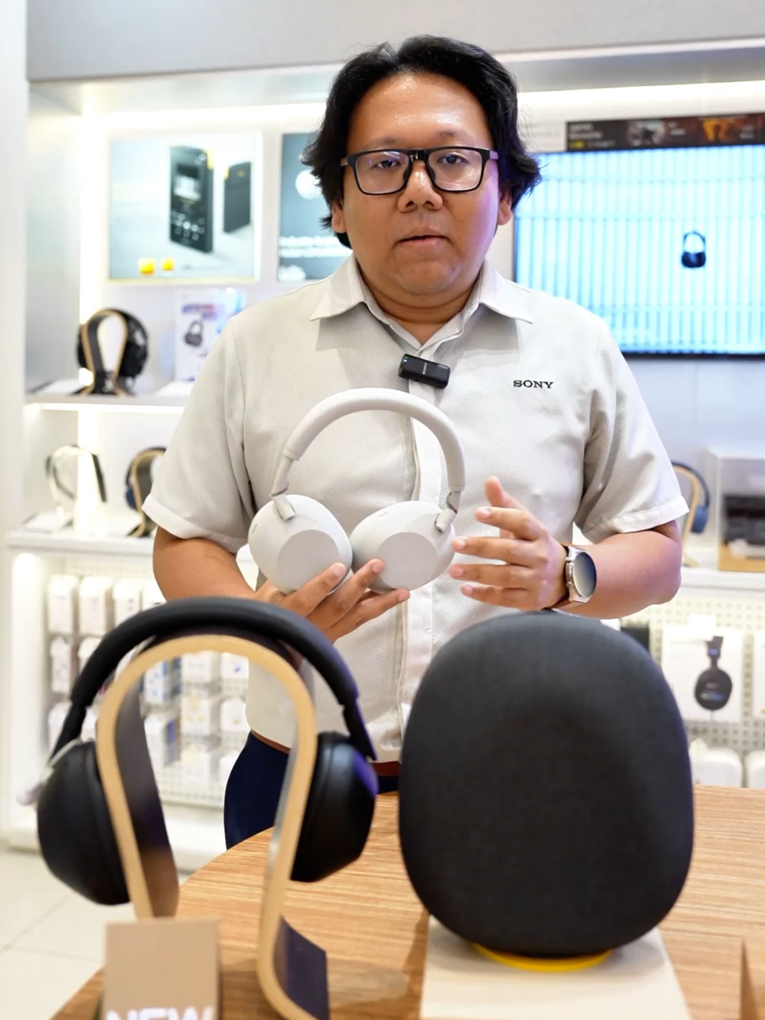 🎧 ใช้ WH-1000XM6 ให้เต็มประสิทธิภาพ! โหลดแอป Headphones Connect แล้วปรับทุกอย่างได้ดั่งใจ 💯 เสียงดีขึ้น ฟีเจอร์แน่น พร้อมฟังแบบ 360 Reality Audio 🔊 #WH1000XM6 #SonyHeadphones #HeadphonesConnect #SonyStoreThailand