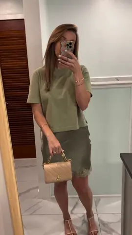 inspired by comfort #comfortfit #relaxedfashion #outfit #restyle #chiclook