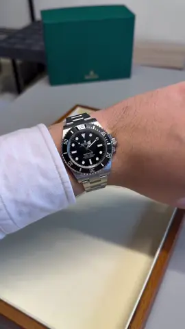 Rolex Submariner Black No Date #RolexCambodia 