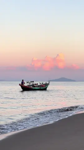 Giữa những tháng ngày khó khăn nhất, luôn có người rời bỏ ta mà đi.