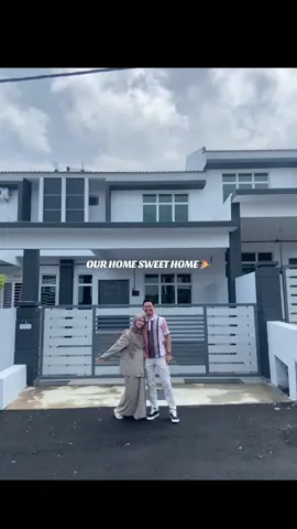 Alhamdulillah. got our first house key on our third anniversary.  @Fatin Aziz25  #firsthouse #newhome #homedecor 