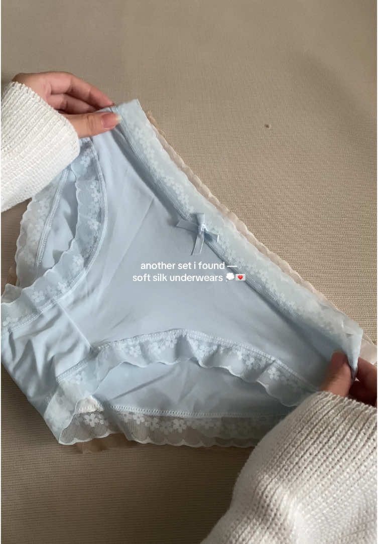 it’s sooo soft 😩☁️ #finetoo #finetooph #silkunderwear #softunderwear #fypシ 